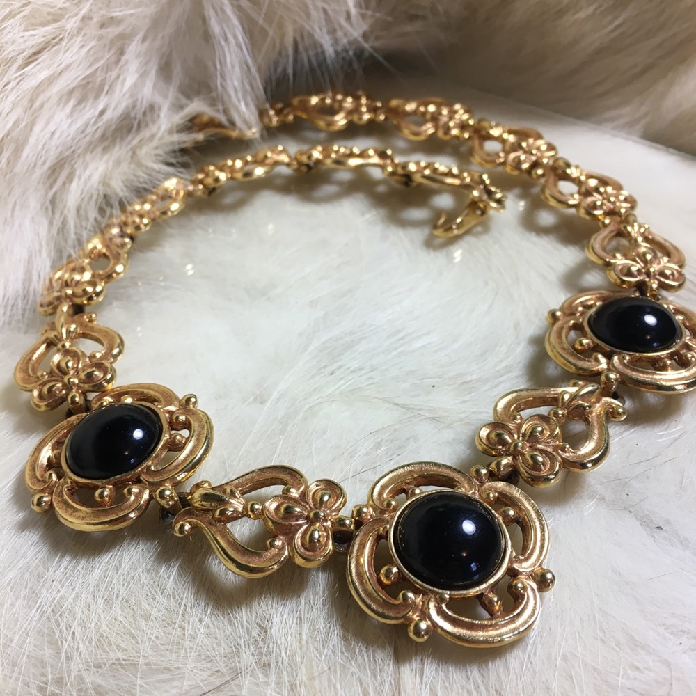 Vintage Carol Dauplaise blk onyx & gold necklace